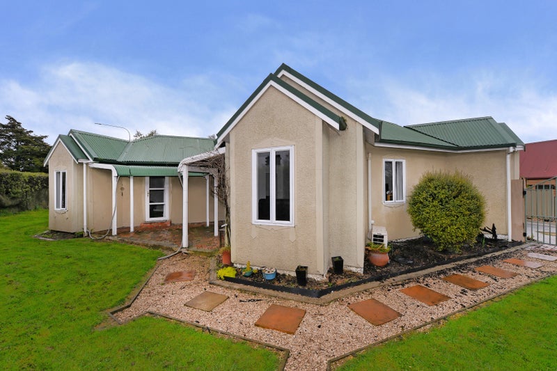 16 Hoki Whenua Road, Peacocke, Hamilton - Carousel 1
