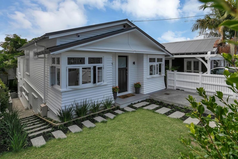 2A Bayfield Road, Herne Bay, Auckland - Carousel 1