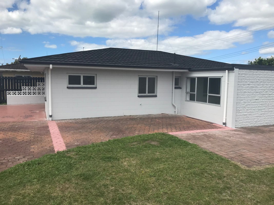 1/3 Dunlop Road, Te Puke, Te Puke - Carousel 1
