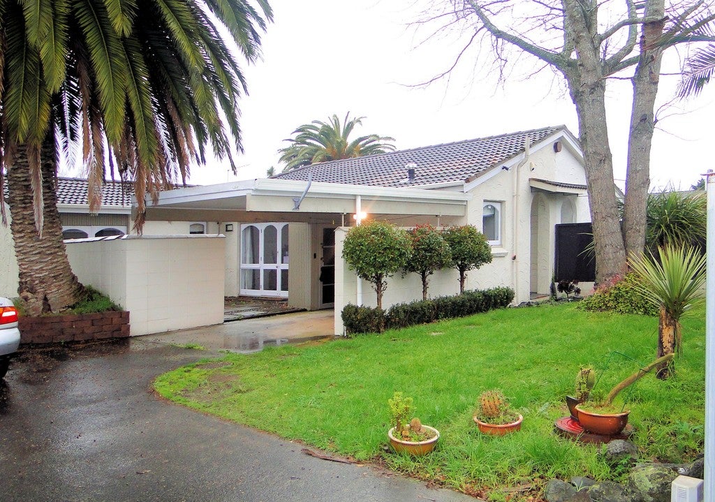 2/50 Casuarina Road, Half Moon Bay, Auckland - Carousel 2