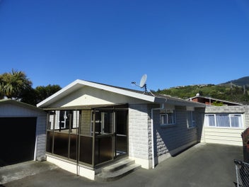 3/3 Mules Street, Stoke, Nelson