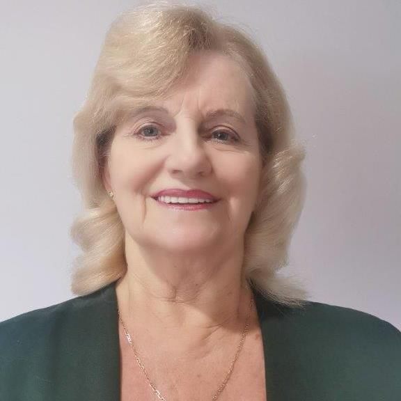 Linda Dobson Real Estate Agent Trade Me Property